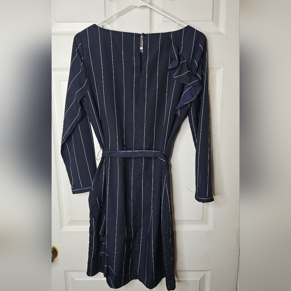 Banana Republic Women’s Dress Asymmetrical Ruffle Blue White Stripe Small - Picture 5 of 10